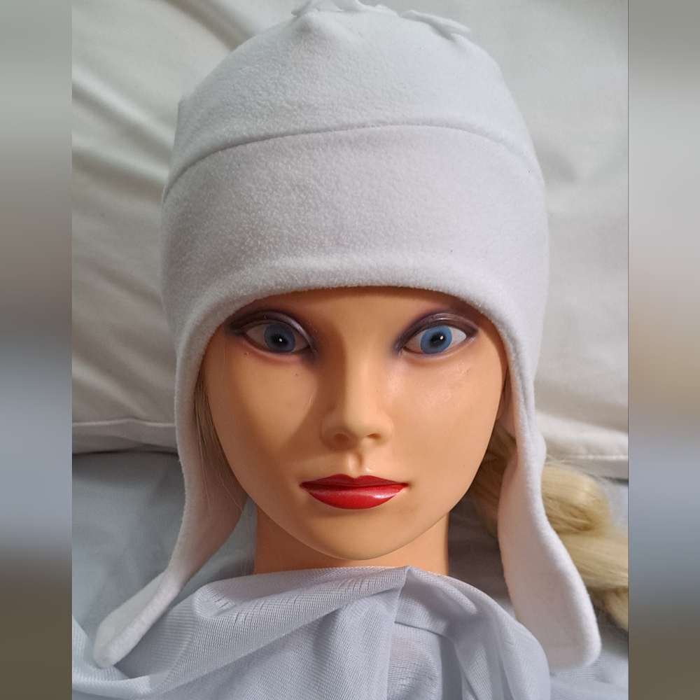 Obermeyer White Fleece Winter Vibes Hat Kid's Size 1-4 Cap With Tassles / Velcro